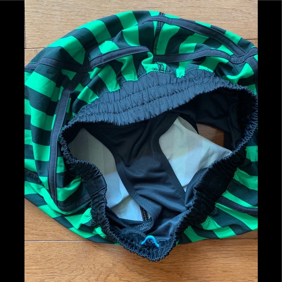 🦄Lululemon Seawheeze Tracker Short-Green Stripe🦄 - Picture 6 of 10